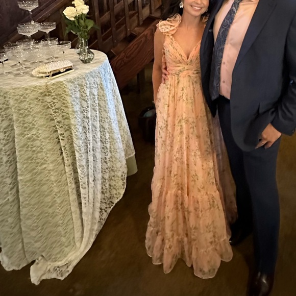 Mac Duggal Designer Gown - Picture 6 of 8